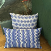Coussin Kachin blanc et bleu